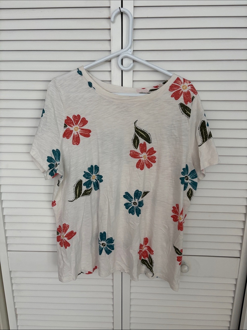 Women’s Sonoma White Short-Sleeve Tee with Floral Print 0X